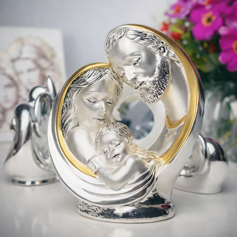 Video statueta sfanta familie